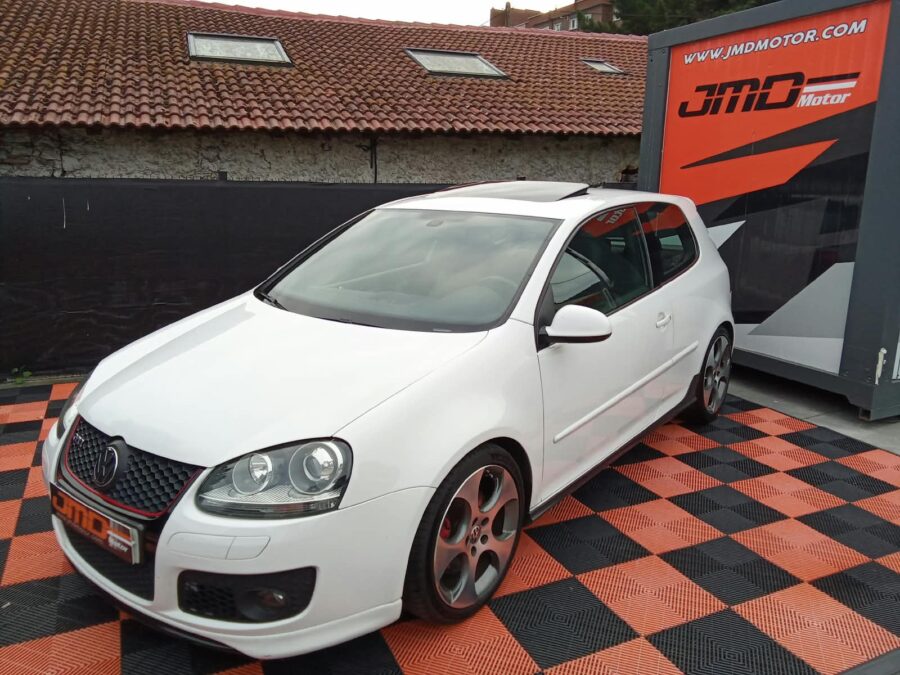 VOLKSWAGEN GOLF GTI  DSG 200cv 3P